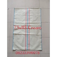 pabrik karung plastik cream 75x115 murah